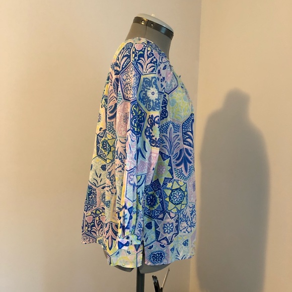 Talbots Petites cotton button top blue floral LP - Picture 3 of 5